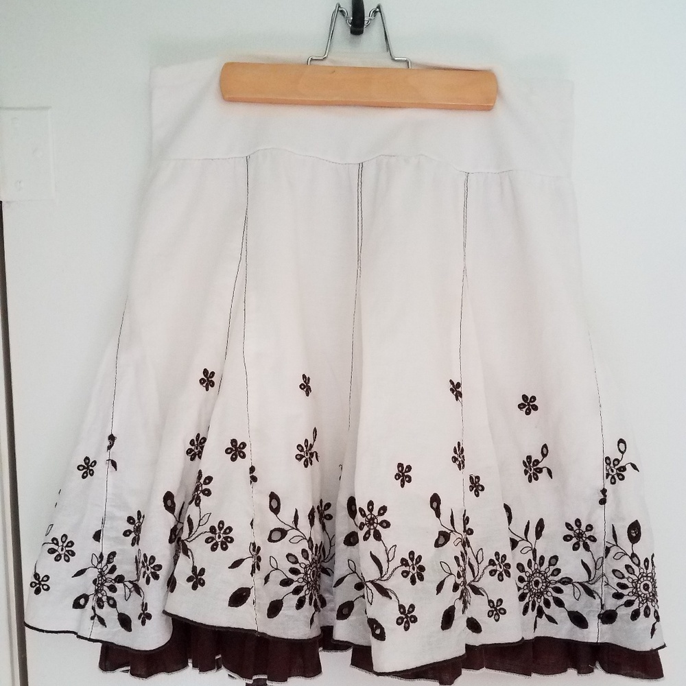 Layered embroidered flippy skirt